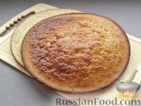Фото приготовления рецепта: Заливной пирог с ветчиной и сыром - шаг №6