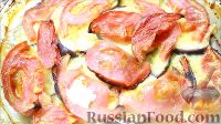 Фото приготовления рецепта: Запеканка из баклажанов, с курицей, помидорами и сыром - шаг №9