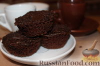 Фото к рецепту: Шоколадные маффины (в микроволновке)
