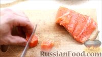 Фото приготовления рецепта: Слоёный салат с рыбными консервами, картофелем, огурцами и яйцами - шаг №7