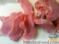 Фото приготовления рецепта: Свиной шницель в кукурузной панировке - шаг №1