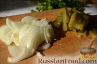 Фото приготовления рецепта: Мясной салат "Пражский" - шаг №3