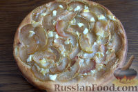 Фото приготовления рецепта: Заливной пирог из творожного теста, с яблоками - шаг №8