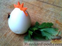 Фото приготовления рецепта: Закуска "Петушки" из перепелиных яиц - шаг №5