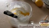 Фото приготовления рецепта: Творожный чизкейк с цедрой лимона - шаг №9