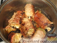 Фото приготовления рецепта: Свиные рулетики с баклажанами - шаг №5