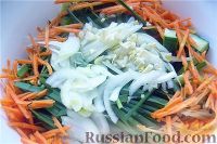 Фото приготовления рецепта: Салат из огурцов - шаг №3