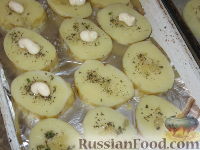 Фото приготовления рецепта: Картофель, запеченный с мясом и помидорами - шаг №2