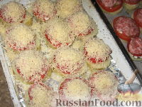 Фото приготовления рецепта: Картофель, запеченный с мясом и помидорами - шаг №5