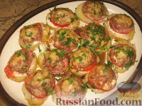 Фото приготовления рецепта: Картофель, запеченный с мясом и помидорами - шаг №7
