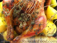 Фото приготовления рецепта: Слоеный салат с курицей и красной смородиной - шаг №10