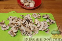 Фото приготовления рецепта: Гречка с мясом и грибами (в мультиварке) - шаг №4