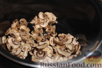 Фото приготовления рецепта: Гречка с мясом и грибами (в мультиварке) - шаг №5