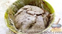 Фото приготовления рецепта: Свинина, фаршированная грибами, куриным филе и сыром - шаг №17