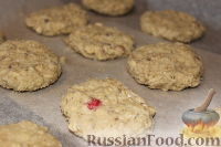 Фото приготовления рецепта: Овсяное печенье с орехами и разноцветным драже - шаг №5