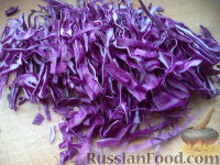 Фото приготовления рецепта: Салат из краснокачанной капусты - шаг №2