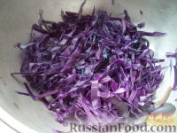 Фото приготовления рецепта: Салат из краснокачанной капусты - шаг №5