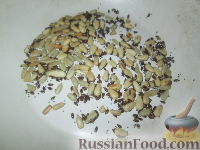 Фото приготовления рецепта: Салат из шпината с апельсином и орешками - шаг №5