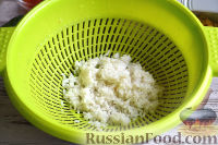 Фото приготовления рецепта: Салат «Рог изобилия» с икрой, креветками и семгой - шаг №4