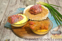 Фото приготовления рецепта: Салат с куриной печенью, яйцами и маринованными кабачками - шаг №9