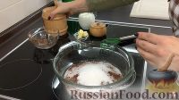 Фото приготовления рецепта: Бисквитный торт со сметанным кремом - шаг №10