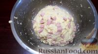 Фото приготовления рецепта: Сконы с колбасой и сыром - шаг №9