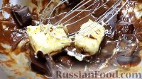 Фото приготовления рецепта: Шоколадный муссовый торт с зеркальной глазурью - шаг №4