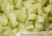 Фото приготовления рецепта: Крабовый салат с капустой и огурцом - шаг №5
