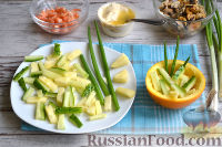 Фото приготовления рецепта: Салат с креветками, мидиями и свежим ананасом - шаг №8