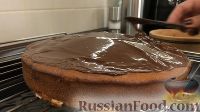 Фото приготовления рецепта: Шоколадный пирог с творожно-кокосовыми шариками - шаг №15