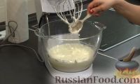 Фото приготовления рецепта: Торт "Вишня в снегу" - шаг №4