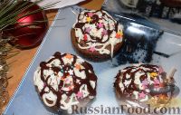 Фото приготовления рецепта: Шоколадные маффины с вишней и кремом - шаг №15