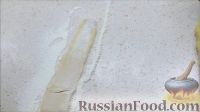 Фото приготовления рецепта: Сосиски в дрожжевом тесте - шаг №10