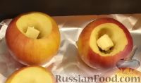 Фото приготовления рецепта: Запеченные яблоки с орехами и изюмом - шаг №2