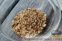 Фото приготовления рецепта: Салат из языка с грецкими орехами - шаг №2