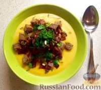 Фото к рецепту: Тыквенный суп-пюре с беконом и сухариками