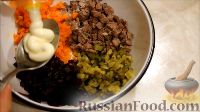 Фото приготовления рецепта: Салат "Розочки" из блинов со свеклой - шаг №2