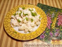 Фото приготовления рецепта: Салат из мяса курицы и ананасов - шаг №8