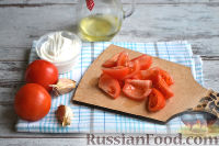 Фото приготовления рецепта: Салат с ветчиной, помидорами и сыром - шаг №6