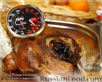 Фото приготовления рецепта: Гусь Рождественский, с яблочком и черносливом - шаг №19