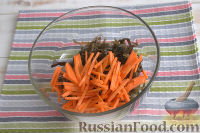 Фото приготовления рецепта: Салат из морской капусты "Японский" - шаг №2