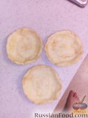 Фото приготовления рецепта: Рулетики "Улитки" с начинкой из фарша и капусты, с тушёной картошкой - шаг №9