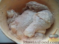 Фото приготовления рецепта: Курица в йогуртовом маринаде - шаг №4