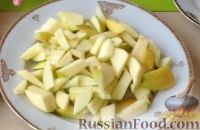 Фото приготовления рецепта: Куриная грудка с яблоками - шаг №2