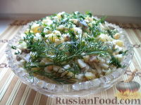 Фото к рецепту: Салат с картофелем и копченой рыбой