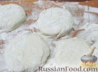 Фото приготовления рецепта: Сырники с манкой - шаг №4