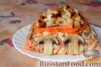 Фото к рецепту: Салат "Обжорка" с курицей, фасолью, грибами