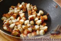 Фото приготовления рецепта: Салат "Обжорка" с курицей, фасолью, грибами - шаг №6