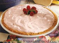 Фото к рецепту: Торт-десерт из малины и маршмеллоу