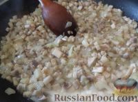 Фото приготовления рецепта: Салат "Гранатовый браслет" с курицей и грибами - шаг №5